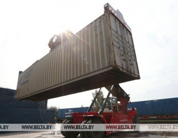 Пятый контейнерный поезд с белорусской молочной продукцией отправился в Китай