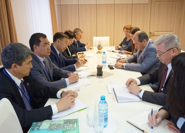 Беларусь и Кыргызстан заинтересованы в расширении сотрудничества в легкой промышленности