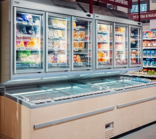 ИООО «Фриза Индастри»: низкотемпературная система распашных дверей для вертикальных витрин CISA 60